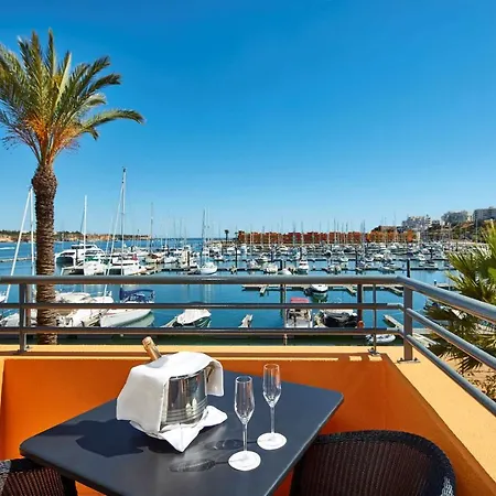 Nh Marina Hotel