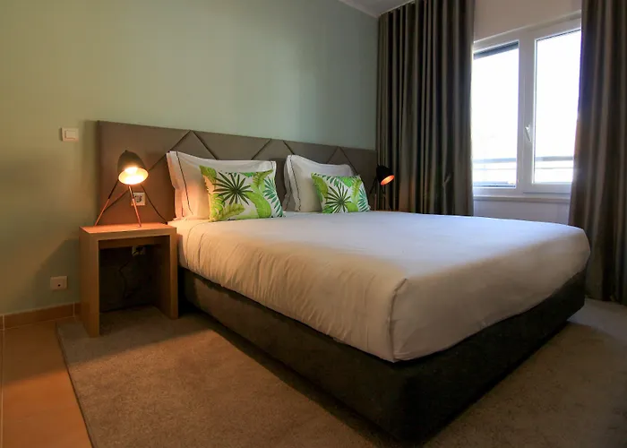 Hotel Nh Marina 4*