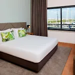 Nh Marina מלון