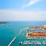 מלון Nh Marina 4*