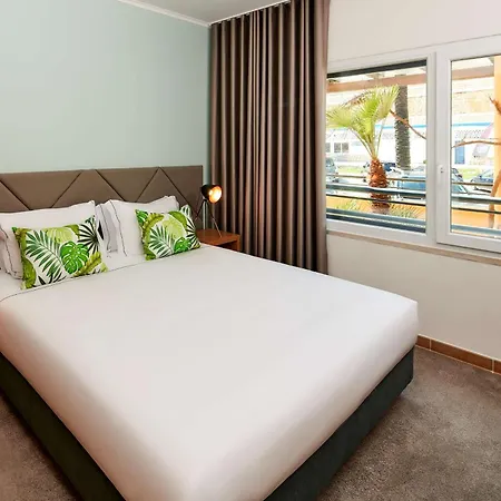 Hotel Nh Marina 4*